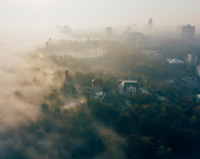 Antysmogowy sukces Tarnowa bez zakazów. Czy Kraków wybrał złą drogę?
