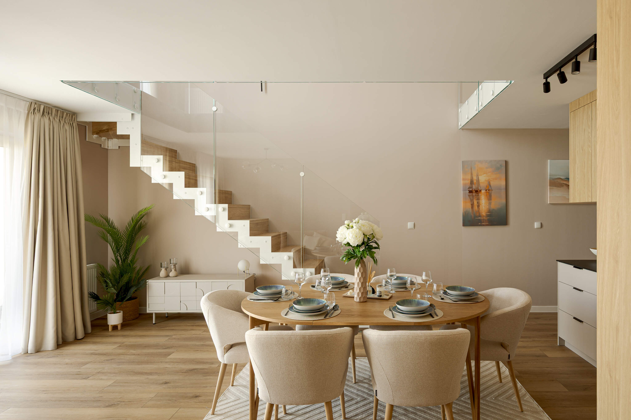 Blisko natury, z dala od presji. Dlaczego drugi dom na Helu staje się luksusem nowej generacji?