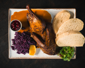 DREVNY KOCUR DEBIUTUJE W STOLICY – AUTENTYCZNA CZESKA KUCHNIA W SERCU WARSZAWY