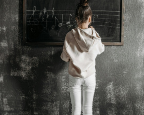 fundacja-rowna-pomoc-w-edukacji-mathwise-uruchamia-ogolnopolski-program-bezplatnego-dostepu-do-kursow-dla-uczniow-zagrozonych-wykluczeniem-edukacyjnym