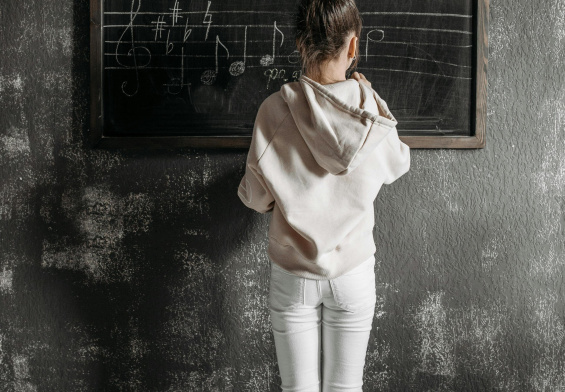 fundacja-rowna-pomoc-w-edukacji-mathwise-uruchamia-ogolnopolski-program-bezplatnego-dostepu-do-kursow-dla-uczniow-zagrozonych-wykluczeniem-edukacyjnym