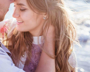 jak-dzis-kochaja-mlodzi-ludzie-ostroznosc-bliskosc-i-wyzwania-w-zwiazkach