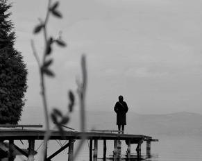 samotnosc-w-tlumie-dlaczego-studenci-czuja-sie-coraz-bardziej-samotni-i-jak-temu-zapobiec