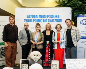 sztuka-niesie-pomoc-artysci-dla-mlodego-pokolenia-na-jubileuszowej-konferencji-wallstreet-30-w-karpaczu