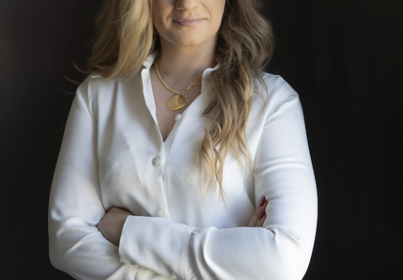 Nowe regulacje AI – koniec z ukrywaniem, że rozmawiamy z maszyną. Komentarz ekspercki Karolina Praszek-Gołębiewska