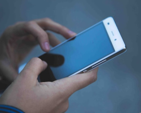 telefon-zna-nasze-nawyki-miejsca-i-zainteresowania-jak-odzyskac-kontrole-nad-prywatnoscia