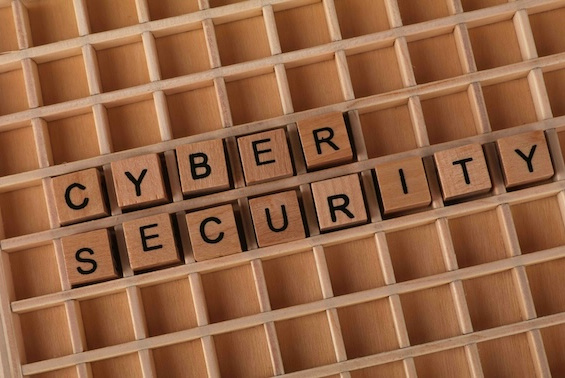 cyberbezpieczenstwo-zaczyna-sie-zanim-powstanie-pierwsza-linia-kodu